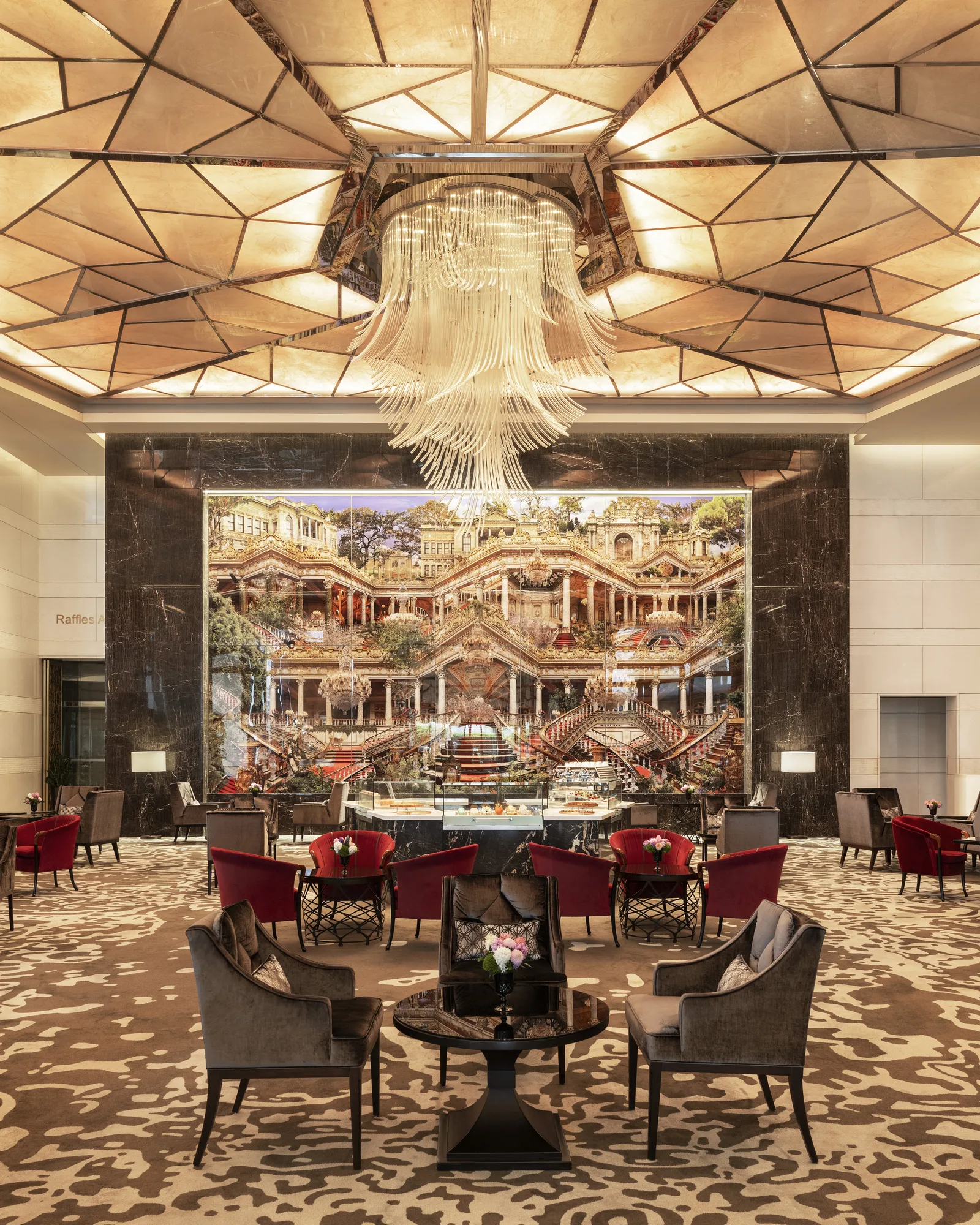 Lavinia Lounge Vertical at Raffles Istanbul
